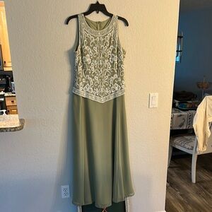 Elegant Sage  Sleeveless Dress
